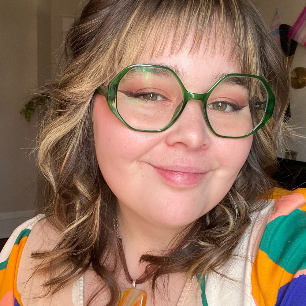 Hello!!! Plus size girly thats marie-kondo-ing her closet :)